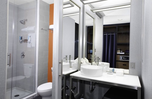 Downtown Hotel | Aloft Durham Downtown