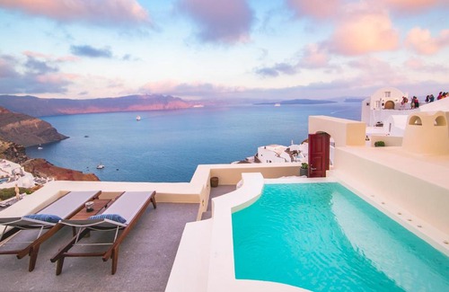 Oia Hotel | Aloia Villas