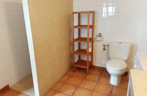Sant Climent Sescebes Apartment | Alojamiento Familiar con Chimenea - Alt Empordà