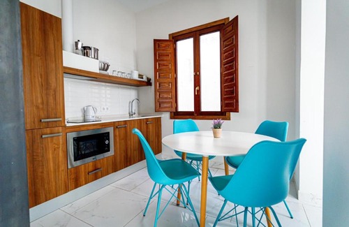 La Trinidad-San Juan y Todos los Santos Apartment | Alojamiento IB Juderia