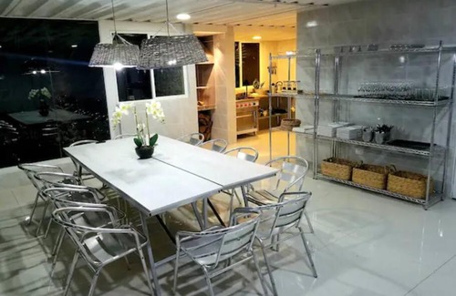 Rauco Villa | Alojamiento vacacional completo 8 habitaciones 9 baños con piscina