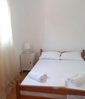 Karlovassi Apartment | Alonaki home 1