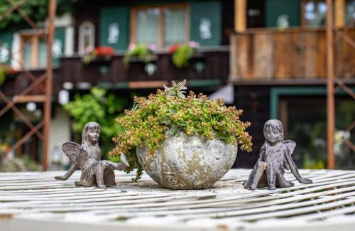 Werfen Apartment | Alpenrelax Haus Weidmannsheil wohnen im romantischen Forsthaus