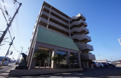 Matsunawa Cho Apartment | Alphabed Takamatsu Rainbow Street