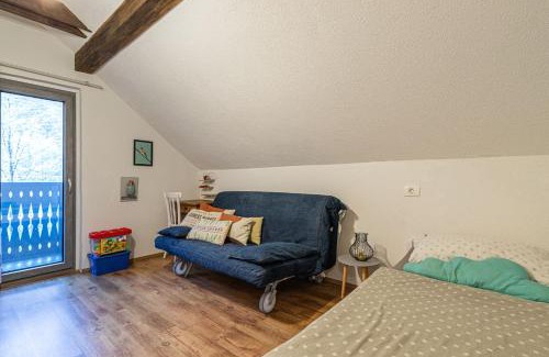Gorenja Trebusa Apartment | Alpine House Naturalina - Happy Rentals