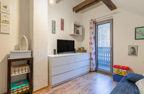 Gorenja Trebusa Apartment | Alpine House Naturalina - Happy Rentals