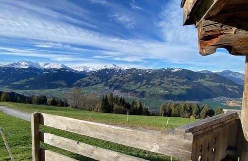 Holdernach House | Alpine hut with terrace and panoramic view