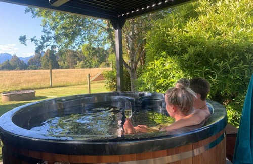 Te Anau Bed & Breakfast | Alpine Rock B&B