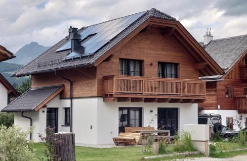 Mariapfarr Ski Chalet | AlpiNest Feriendorf Lungau