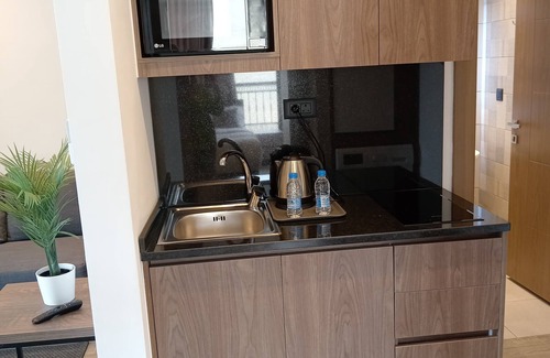 Al Jubeiha Apartment | ALSHAKREEN SUITES
