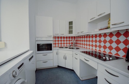 Feldbach Apartment | Altbauwohnung in städtischer Ruhelage