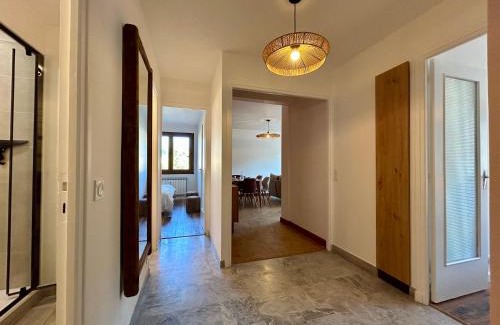 Barcelonnette Apartment | Altitude Élégante - Centre Ville - WIFI - Balcon