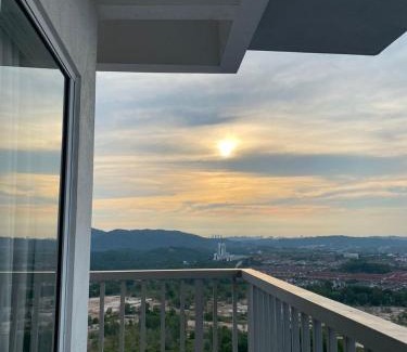 Kajang Apartment | Alwafiqah Palmyra Condo 3 Bedroom- With Netflix & Wifi near Bangi, Kajang, Nilai,Putrajaya, KLIA