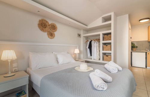 Alykes Hotel | Alykes View Apartments