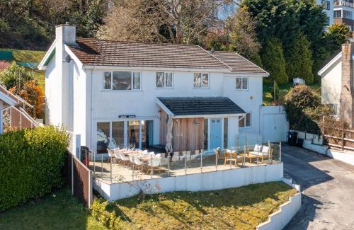 Saundersfoot House | Am Byth - Spectacular Sea Views and Hot Tub