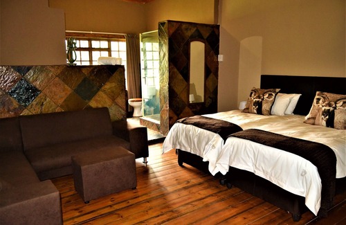 Colenso Cabin | Amaka Private Game Reserve and Safaris
