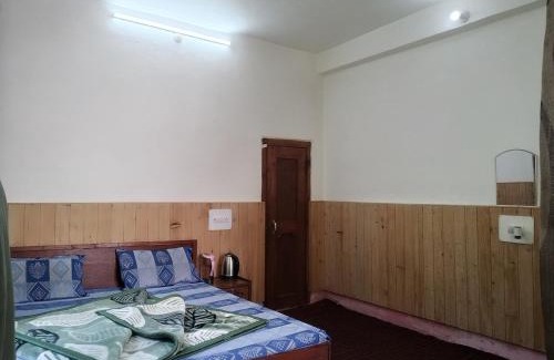 Ghiyagi House | aman place homestay river touch