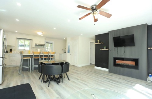 Alcona House | Amazing 3BR Home ~ Relax & Unwind in Comfort