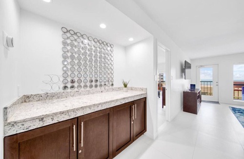 South Padre Island Condo | Amazing 7th floor beachfront condo wonderful views