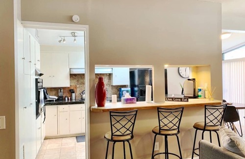 Tarrytown House | Amazing and centrally located summer oasis with a Mid-century modern feel