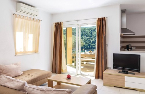 Duga Luka Apartment | Amazing apartment in Labin with kitchen