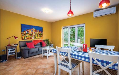 Babici Apartment | Amazing Apartment In Umag With Wifi