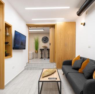 Haifa Apartment | Amazing Atmosphere- Bahai Gardens Main Street