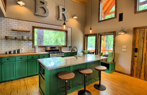 Wills Point Cabin | Amazing Cabin- 4th nt. FREE this Summer!