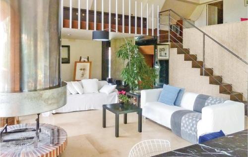 Saint-Georges-sur-Baulche House | Amazing Home In St Georges Sur Baulche With Wifi