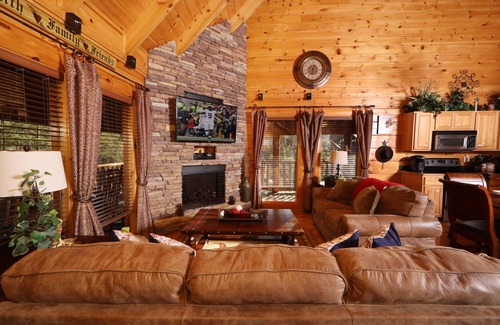 Sevierville Cabin | Amazing Grace - Two Bedroom Cabin