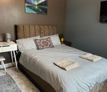 William Morris Apartment | Amazing Ground Floor one bedroom apartment Forest Road