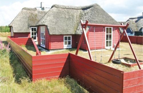 Blavand Strand House | Amazing Home In Blåvand With Wifi