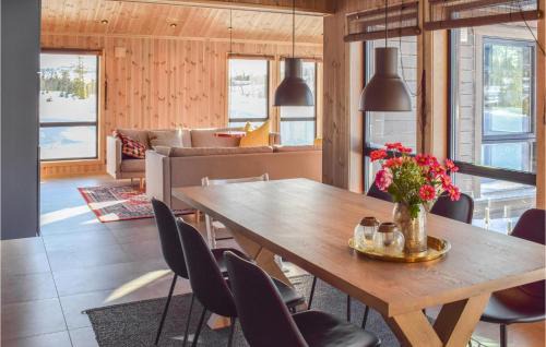 Vikberget House | Amazing Home In Flå With Wifi