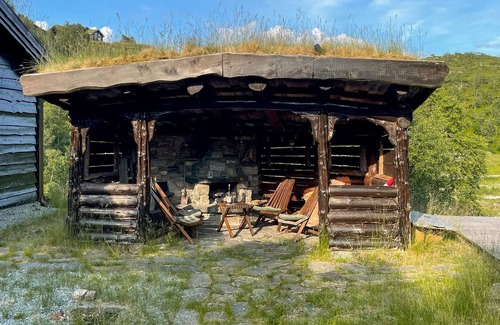 Suldal House | Amazing home in Jøsenfjorden with sauna