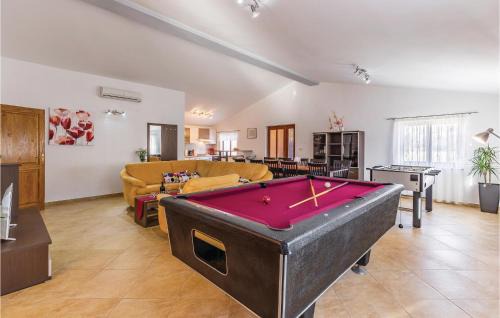 Krnica House | Amazing Home In Krnica With Wifi