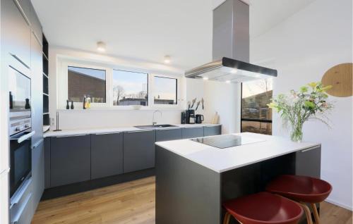 Lembruch House | Amazing Home In Lembruchdümmer See