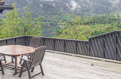Tysnes House | Amazing home in Lundegrend