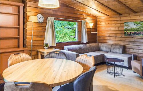 Meppen House | Amazing Home In Meppen With Kitchen