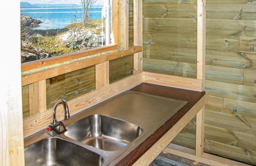 Fusa House | Amazing home in Nordtveitgrend