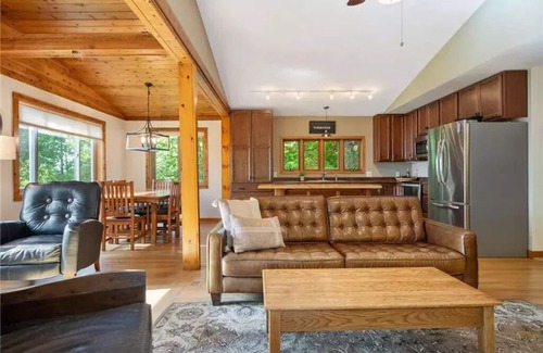 Rush City House | AMAZING LAKE HOUSE 1 hour from cities, Goose Lake, "Where up North starts."