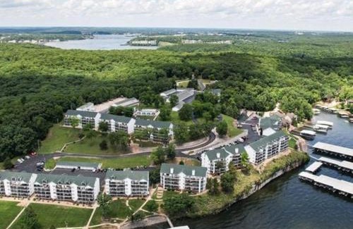 Kaiser House | Amazing Lake Views Within State Park - Gated Pool