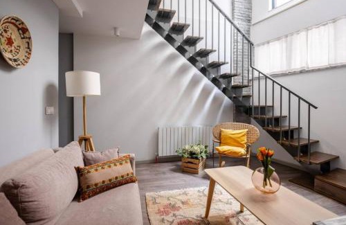 Macka Apartment | Amazing Luxury Duplex High Ceiling Patio! #403
