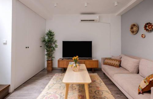 Macka Apartment | Amazing Luxury Duplex High Ceiling Patio! #403