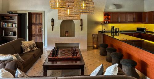 Hoedspruit Villa | Amazing mountain views! Solar powered!