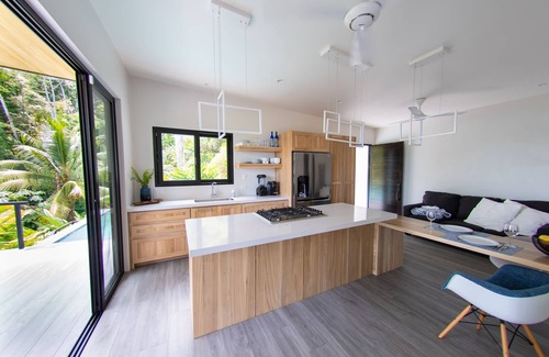 Dominical Villa | Amazing ocean and Jungle view, very private, concierge service, security