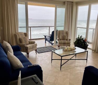 Villa del Mar Apartment | Amazing Ocean Front Condo