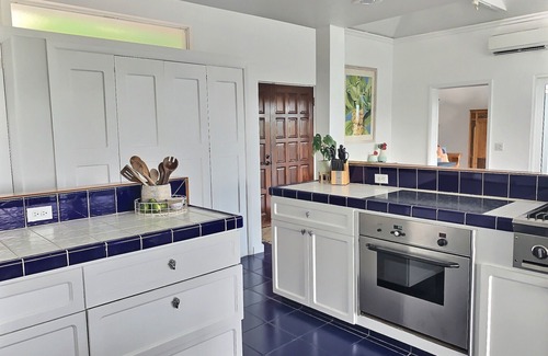 Hart Bay Villa | Amazing Ocean Views and close to town