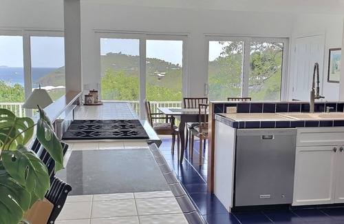 Hart Bay Villa | Amazing Ocean Views and close to town
