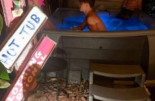 Southside Apartment | Amazing Palm Beach RETRO Hot Tub Pool Arcade Tropical Home