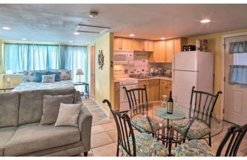 Pensacola Apartment | Amazing private studio with hot tub! Great place to stay!